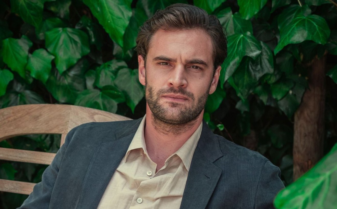 Visual context around Do You Know How Tom Bateman'S Offline Secret.